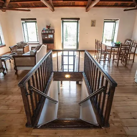 αναμνήσεις - παραδοσιακό με μεγάλο κήπο Holiday home Galaxidi